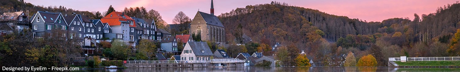 Stadt in Wuppertal am Wasser