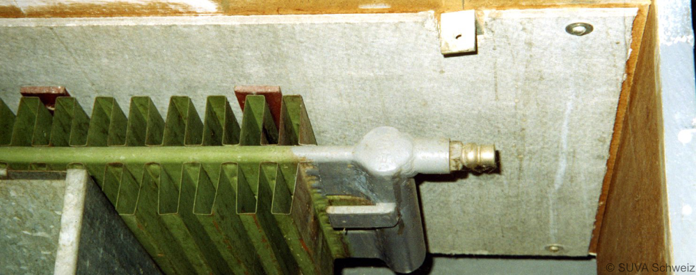 Leichtbauplatten als Brandschutz hinter einer Heizung